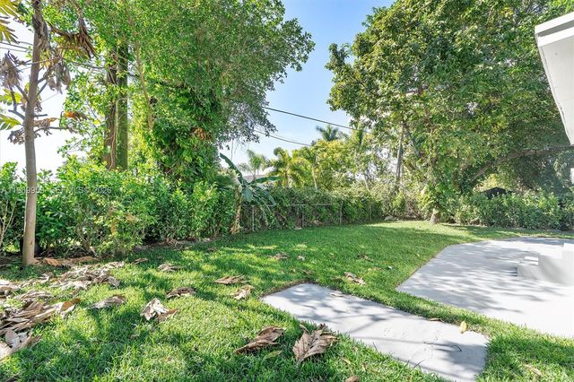 560 NE 110th Ter, Miami, FL 33161