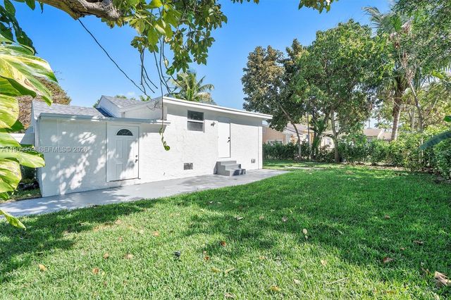 560 NE 110th Ter, Miami, FL 33161