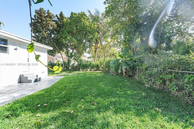 560 NE 110th Ter, Miami, FL 33161