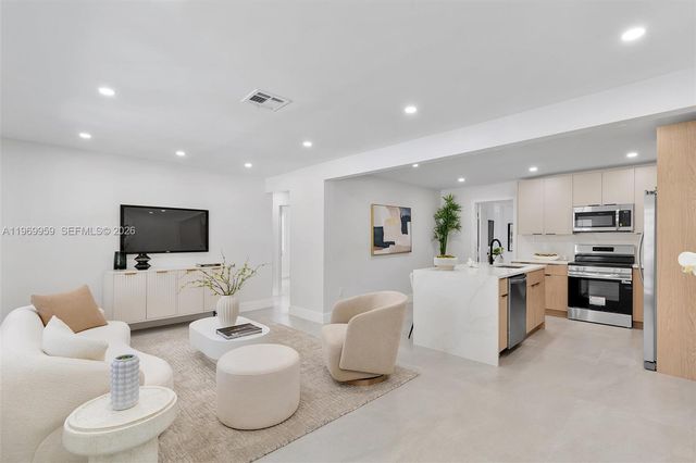 560 NE 110th Ter, Miami, FL 33161