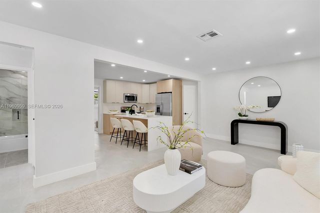 560 NE 110th Ter, Miami, FL 33161