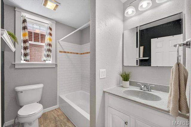 4862 Goethe Avenue, St Louis, MO 63116