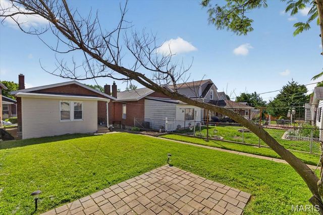 4862 Goethe Avenue, St Louis, MO 63116
