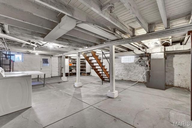 4862 Goethe Avenue, St Louis, MO 63116