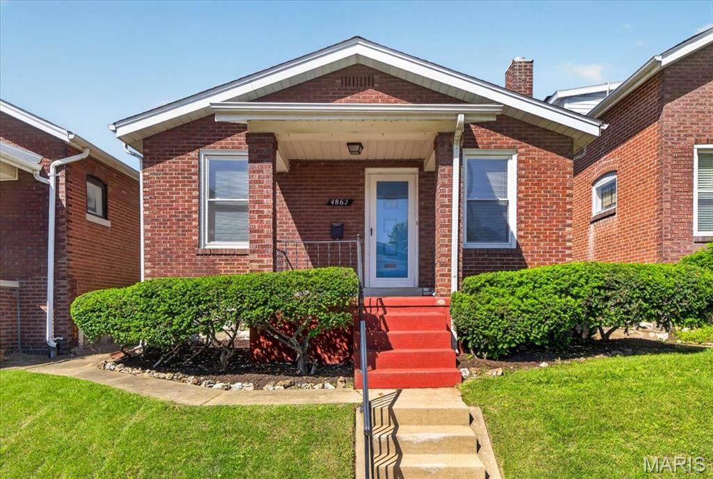 4862 Goethe Avenue, St Louis, MO 63116
