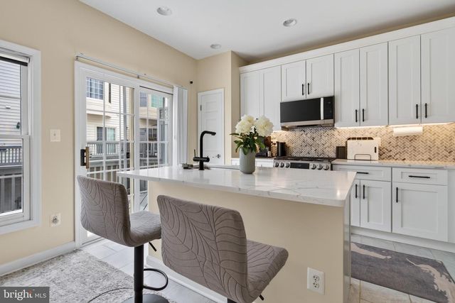 8814 HUNTING LODGE CT, Vienna, VA 22182