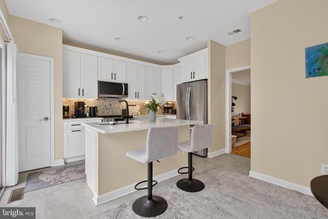 8814 HUNTING LODGE CT, Vienna, VA 22182