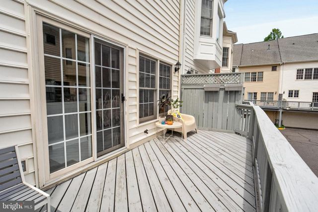 8814 HUNTING LODGE CT, Vienna, VA 22182
