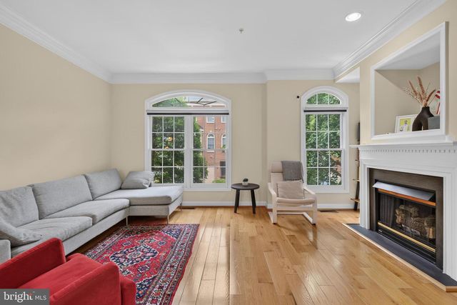 8814 HUNTING LODGE CT, Vienna, VA 22182
