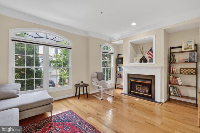8814 HUNTING LODGE CT, Vienna, VA 22182