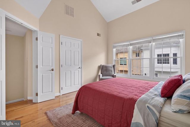 8814 HUNTING LODGE CT, Vienna, VA 22182