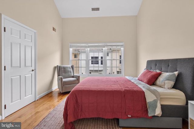 8814 HUNTING LODGE CT, Vienna, VA 22182