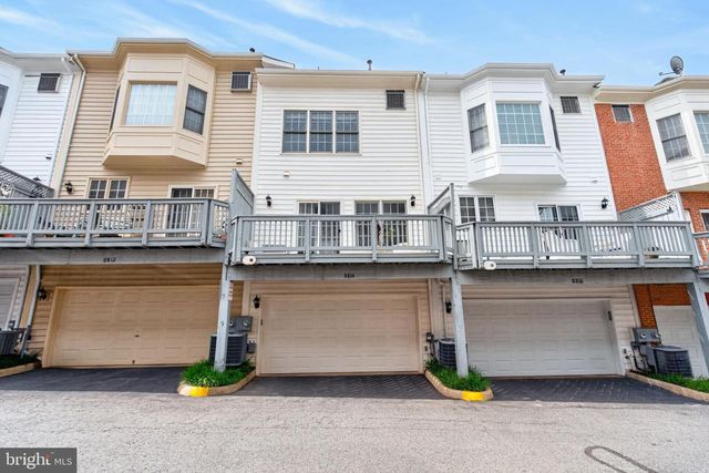 8814 HUNTING LODGE CT, Vienna, VA 22182