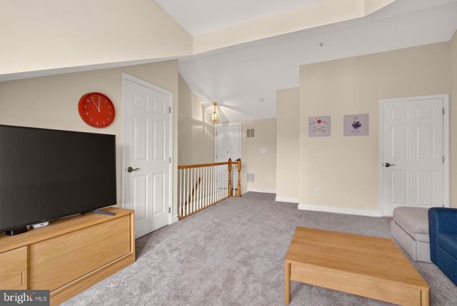 8814 HUNTING LODGE CT, Vienna, VA 22182