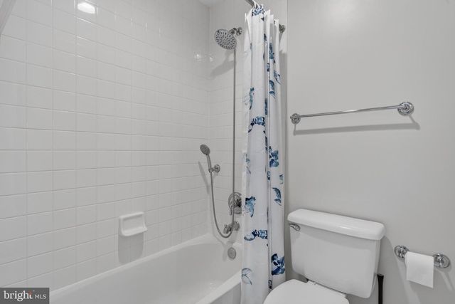 8814 HUNTING LODGE CT, Vienna, VA 22182