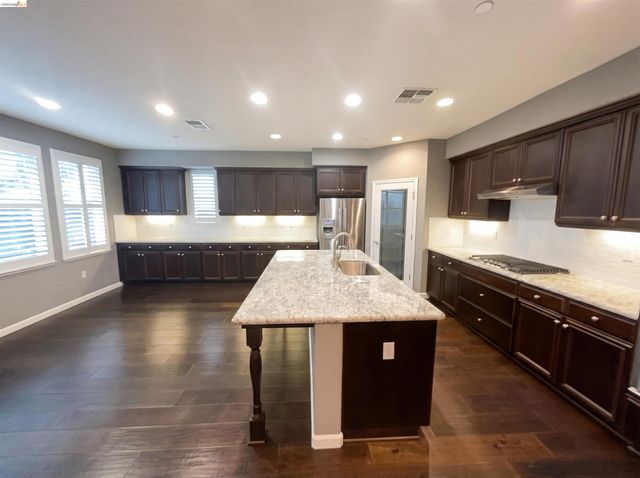 8581 Pinehollow Cir, Discovery Bay, CA 94505