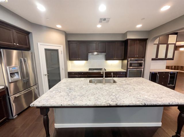 8581 Pinehollow Cir, Discovery Bay, CA 94505