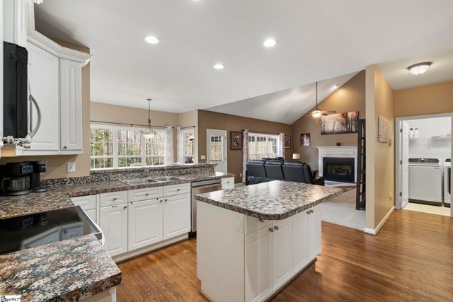 5 Chestnut Hill Place, Simpsonville, SC 29680