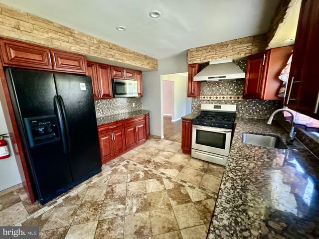 19 OAK DR, Bridgeton, NJ 08302