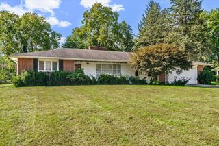 3521 Meadowcroft Avenue, Kalamazoo, MI 49004