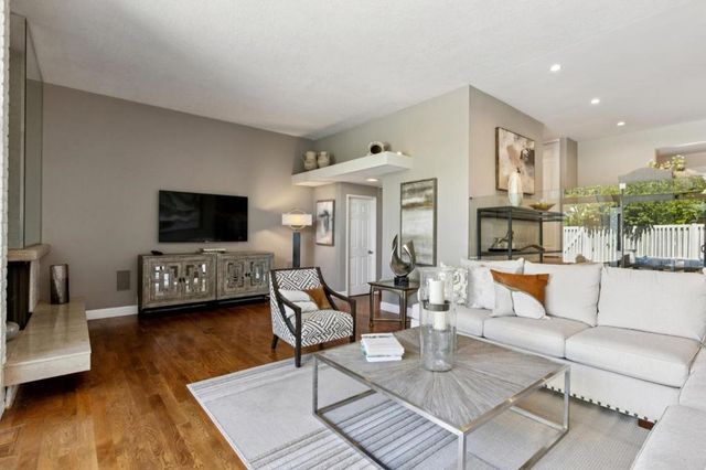 653 Fox Court, Redwood City, CA 94061