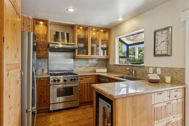 653 Fox Court, Redwood City, CA 94061