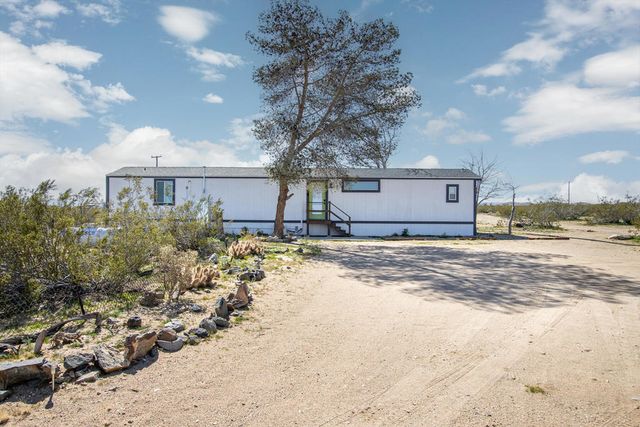 61186 Sespe Street, Landers, CA 92285