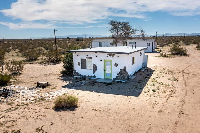 61186 Sespe Street, Landers, CA 92285
