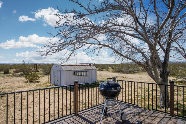61186 Sespe Street, Landers, CA 92285