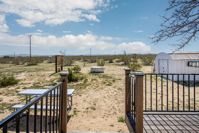 61186 Sespe Street, Landers, CA 92285