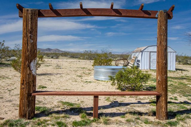 61186 Sespe Street, Landers, CA 92285