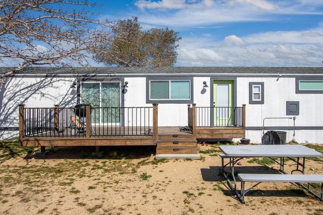 61186 Sespe Street, Landers, CA 92285