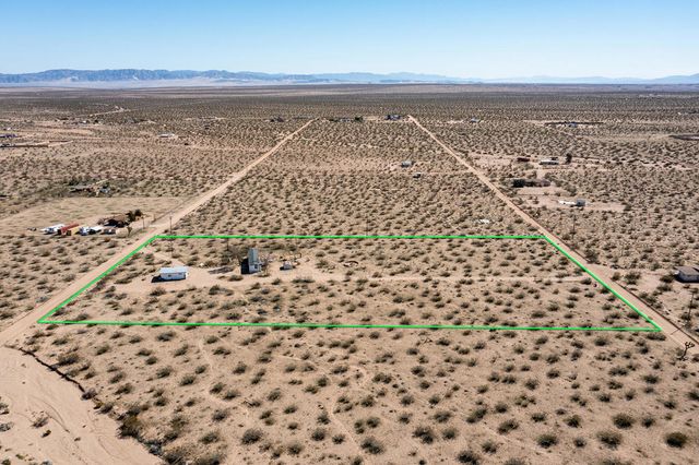 61186 Sespe Street, Landers, CA 92285