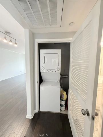 3401 S Bentley, Los Angeles, CA 90034