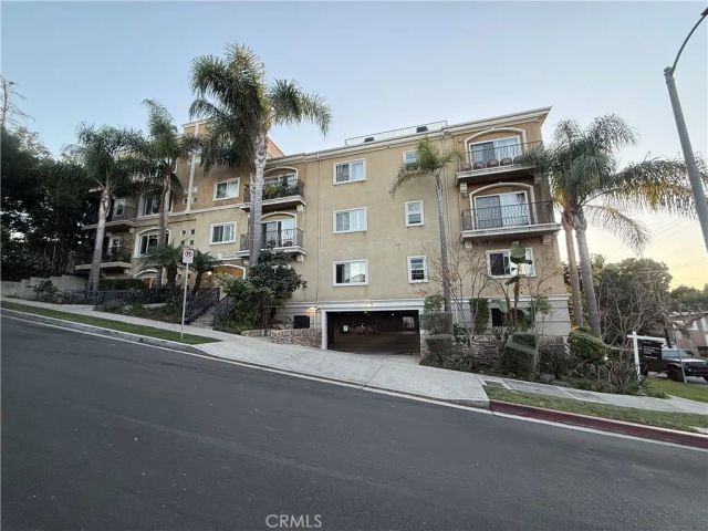 3401 S Bentley, Los Angeles, CA 90034