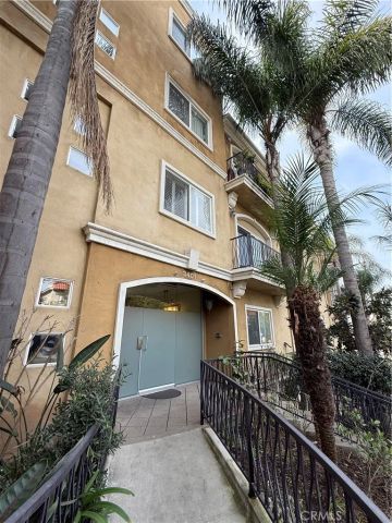 3401 S Bentley, Los Angeles, CA 90034