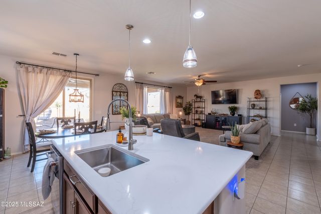 11090 W Copper Field Street, Marana, AZ 85658