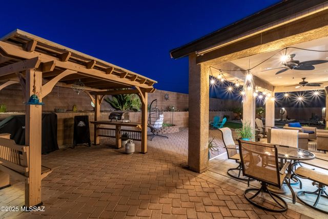 11090 W Copper Field Street, Marana, AZ 85658