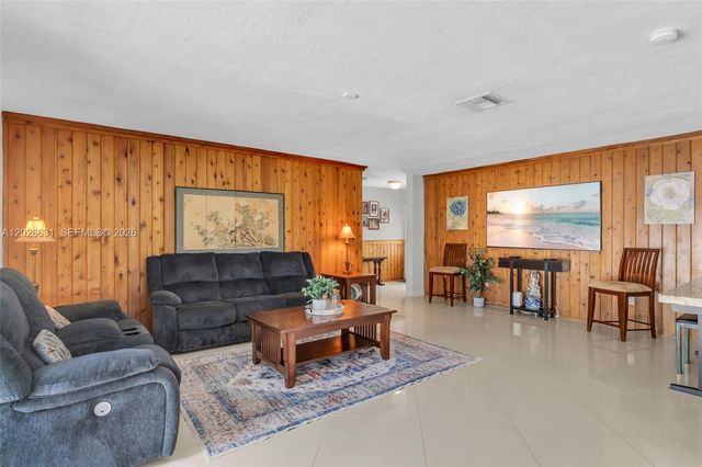 18645 SW 90th Avenue, Cutler Bay, FL 33157