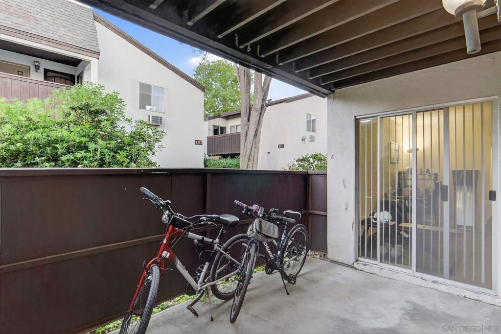 Image 10 of property listing at 1353 Caminito Gabaldon E, San Diego, CA 92108