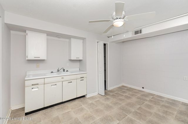 213 W French St, Elizabethtown, KY 42701