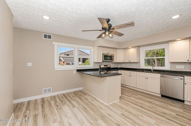 213 W French St, Elizabethtown, KY 42701