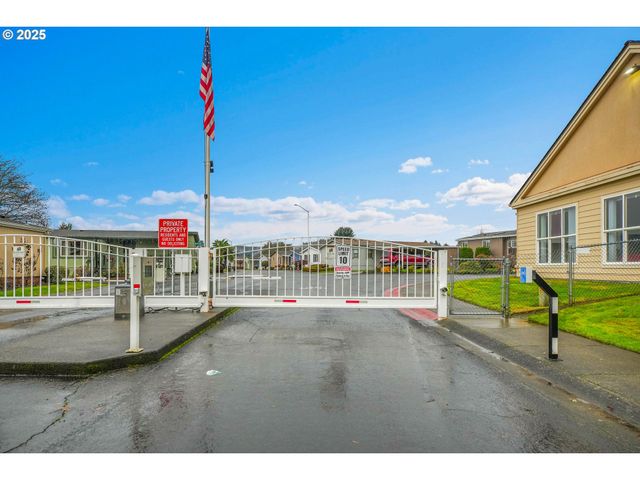 51459 Se Westlake Dr 102, Scappoose, OR 97056