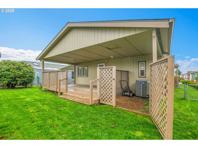 51459 Se Westlake Dr 102, Scappoose, OR 97056