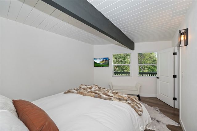 24601 Geneva Drive, Crestline, CA 92325