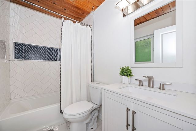 24601 Geneva Drive, Crestline, CA 92325