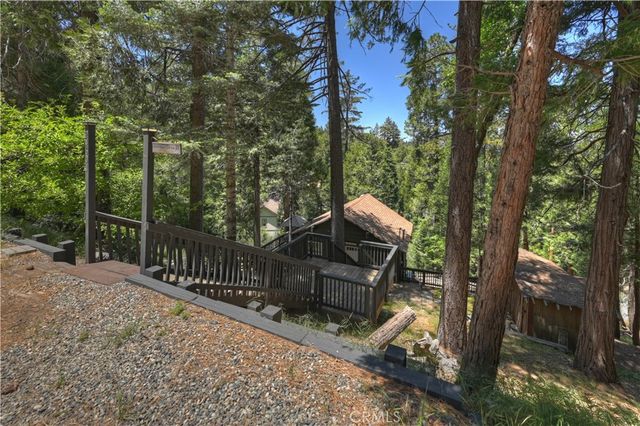 24601 Geneva Drive, Crestline, CA 92325