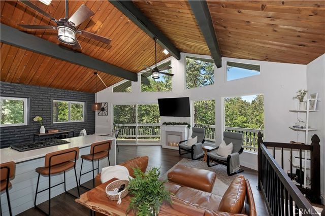 24601 Geneva Drive, Crestline, CA 92325