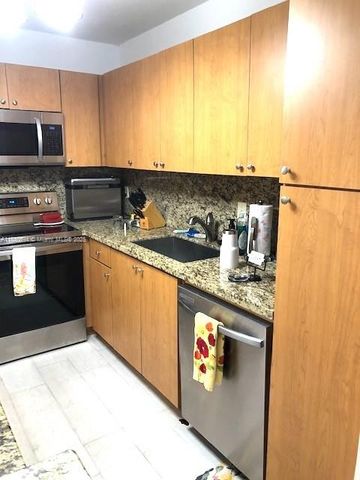 9011 SW 138th St 8-2, Miami, FL 33176
