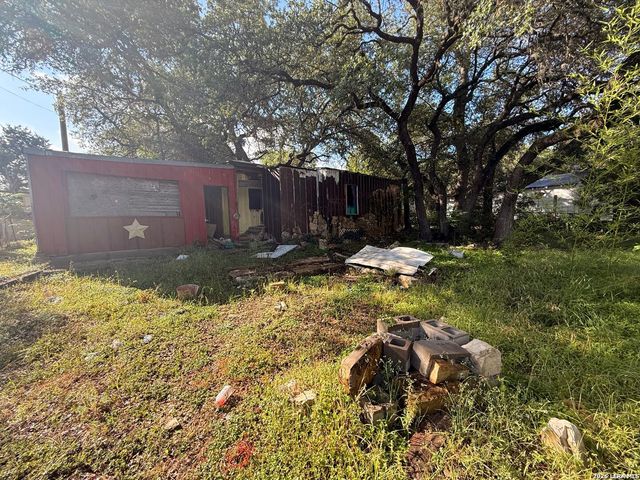 626 LA CRESTA DR, Canyon Lake, TX 78133